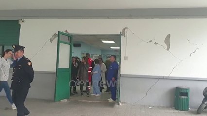 Ora News - Panik në spitalin e Durrësit, çahen muret dhe suvatë bien në tokë