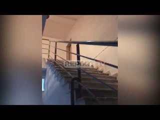 I ndërtuar 5 vite më parë, pallat 6 katësh tek Fresku në Tiranë pëson çarje nga tarraca