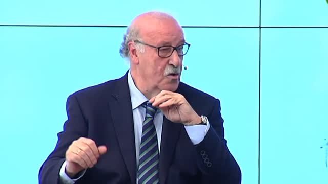 Del Bosque: Yo no hubiera suspendido el Clásico