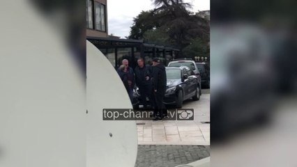 Vangjush Dako shfaqet sërish, nuk "i ndahet" bashkisë