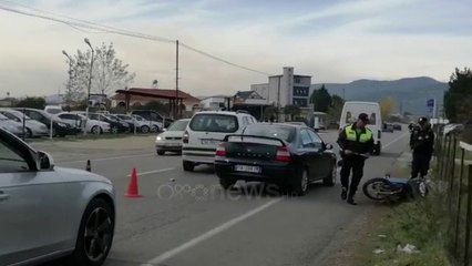 Ora News - Aksident në Elbasan, motori përfundon jashtë rruge, plagoset drejtuesi