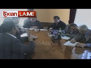 Mustafa Muçi me punëtorët e fabrikës së duhanit Shkodër - (7 Shkurt 2000)