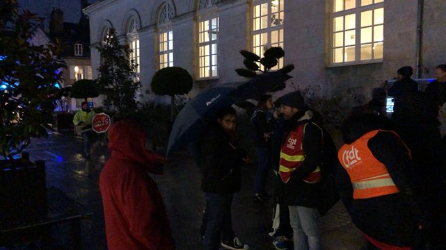 Agents et personnels Ville et CUA manifestent