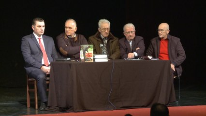 Afrim Caka promovon librin me krime lufte-Lajme