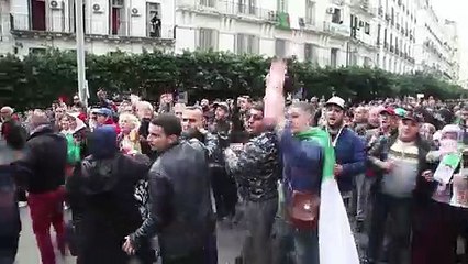 انتخابات رئاسية في جو مشحون في الجزائر العاصمة وتوتر في منطقة القبائل