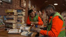 عمال قمامة أتراك ينشئون مكتبة من كتب الزبالة في أنقرة