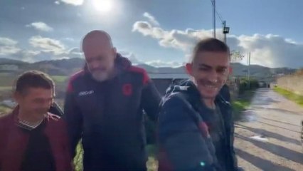 Rama foto me “katunarin terrorist” të Saukut: E vras një pulë për ty