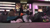 Një natë në ‘Times Square”, sensibilizim për të pastrehët