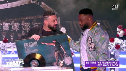 Gradur reçoit son single d'or pour son nouveau titre "Ne reviens pas"