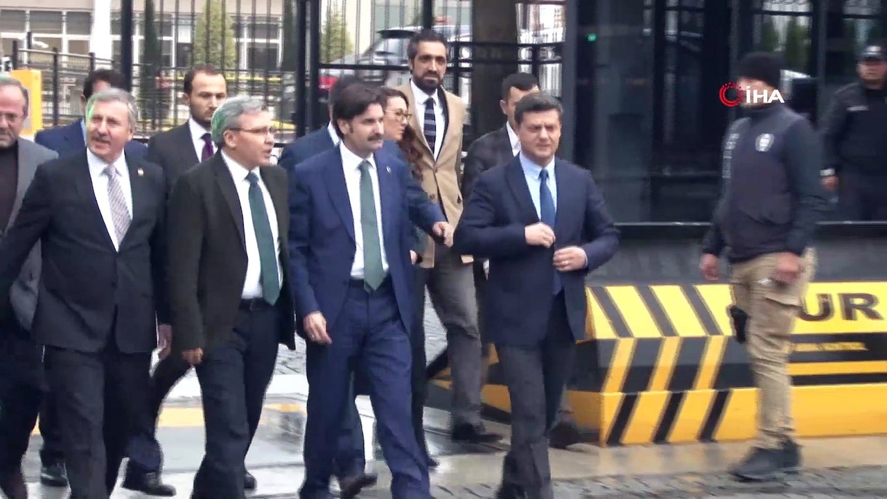 Davutoğlu'nun partisinin kuruluş dilekçesi İçişleri Bakanlığına sunuldu