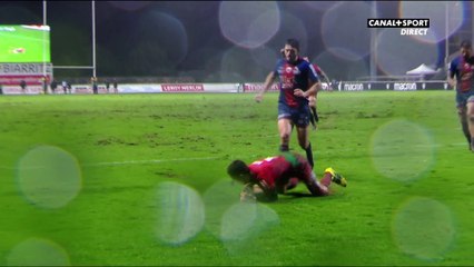 Magnifique jeu au pied de Bernard qui permet à Biarritz de marquer