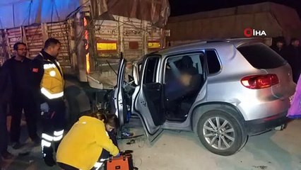 Samsun'da otomobil park halindeki tırın altına girdi: 1 ölü