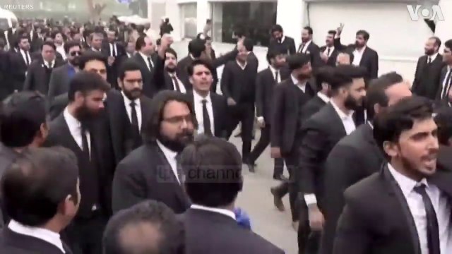 Kaos dhe dhunë/ 100 avokatë mësyjnë në spital, vdes një 70-vjeçare