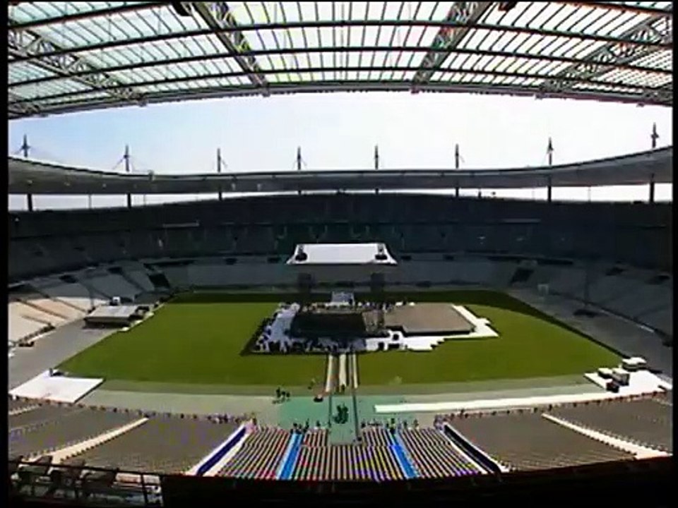 Céline Dion — Intro | (From "Céline Dion : au Cœur du Stade" - (1999))