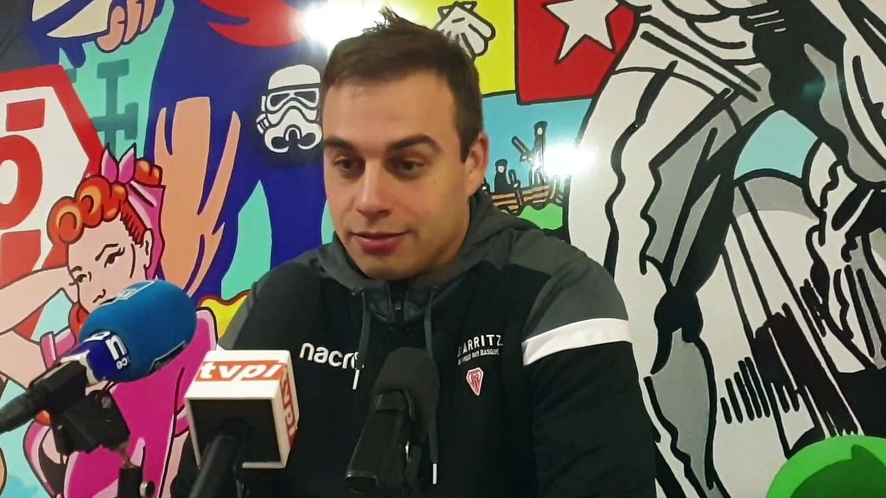 "Je n'ai jamais joué sur un terrain aussi trempé... c'était compliqué" - J.Hart