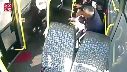 Minibüsçünün koltuktan düşen yolcuyu hastaneye götürme çabası kamerada