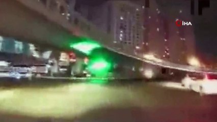 - Çin’de yol çöktü, 3 otomobil çukura düştü