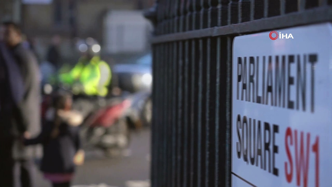 - İngiltere'de Muhafazakar Parti 2 yıl aradan sonra tek başına iktidar- Kesin olmayan sonuçlara göre Boris Johson, tek başına iktidar oldu