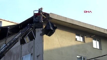 Şişli'de 5 katlı binanın çatısı çöktü