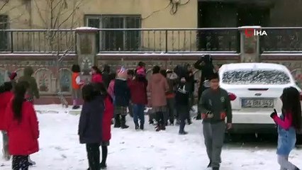 Ağrı Güne Kar Yağışı ile Başladı