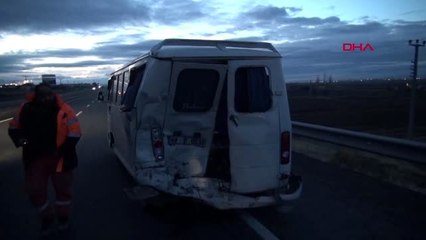 Aksaray'da iki minibüs çarpıştı 8 yaralı