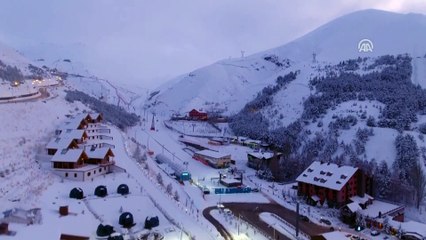 Tatilciler yılbaşını Palandöken'de geçirmek için erken davrandı - ERZURUM