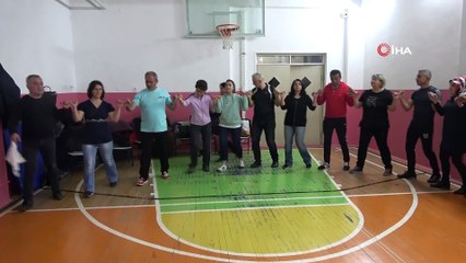 Günün stresini davul zurna ile atıyorlar