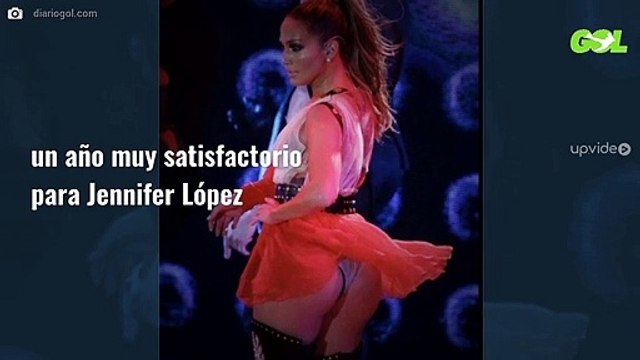 ¡Descuido bestial! Jennifer López sale a actuar con una falda muy corta ¡y ocurre esto!