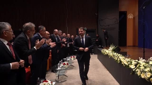 Bakan Albayrak: Allah'ın izniyle 2020'ye girerken tek haneli faizleri kamu bankalarımız...