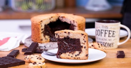 Si vous aimez les cookies au cœur coulant de chocolat, vous allez adorer la version géante !