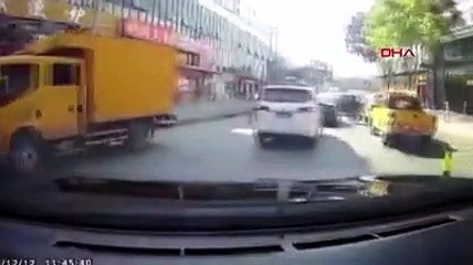 Mağazadaki patlama anı kamerada