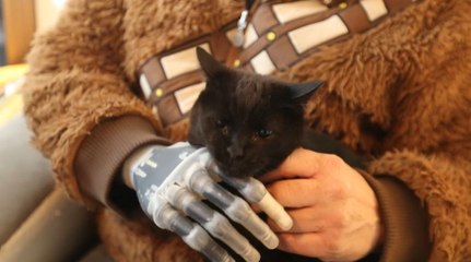 Fabrice "Sabre", premier Français à posséder une main bionique