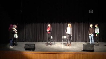 Farklı meslek grupları tiyatro için buluştu