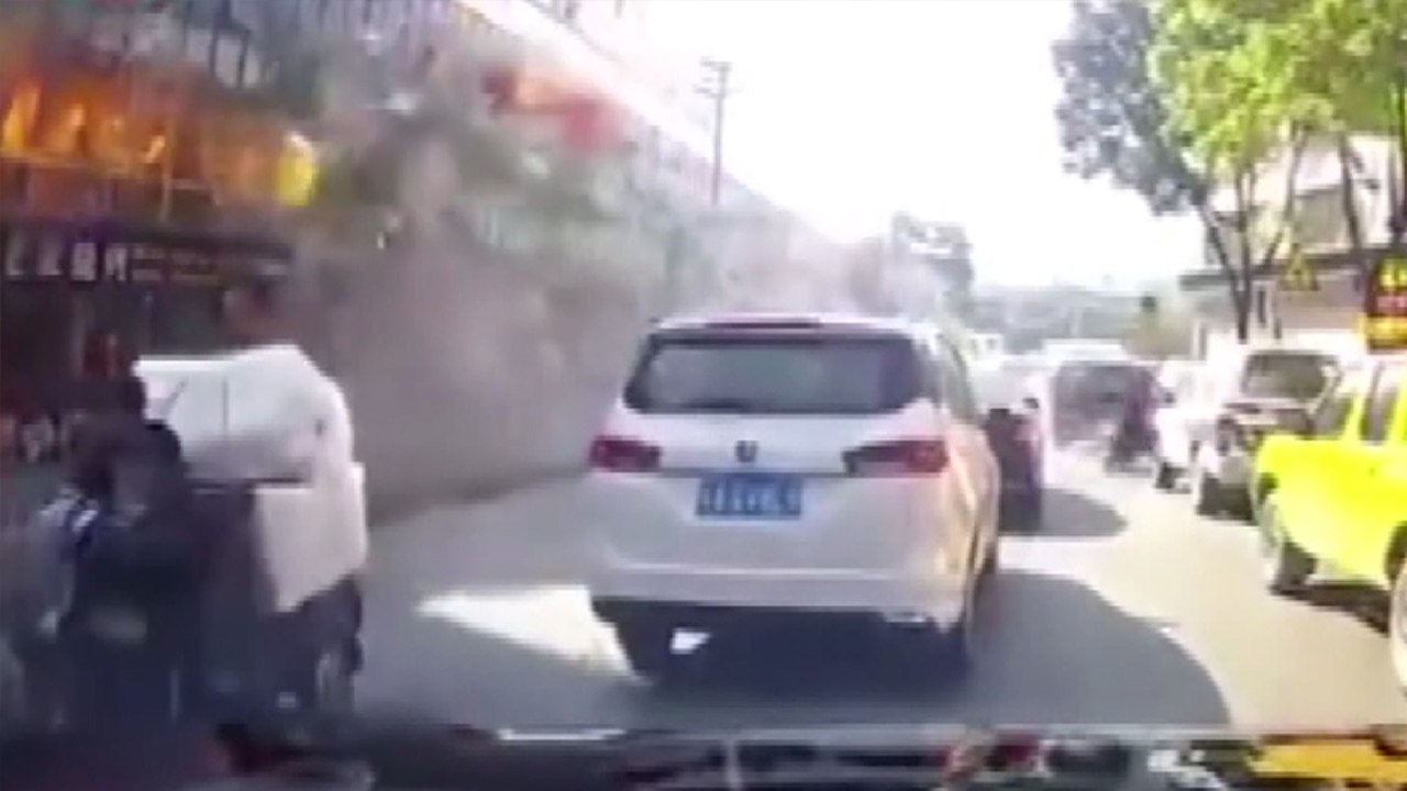 Mağazada patlama!.. Ortalık savaş alanına döndü!