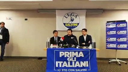 Salvini a Napoli dagli agenti del carcere di Poggioreale (13.12.19)