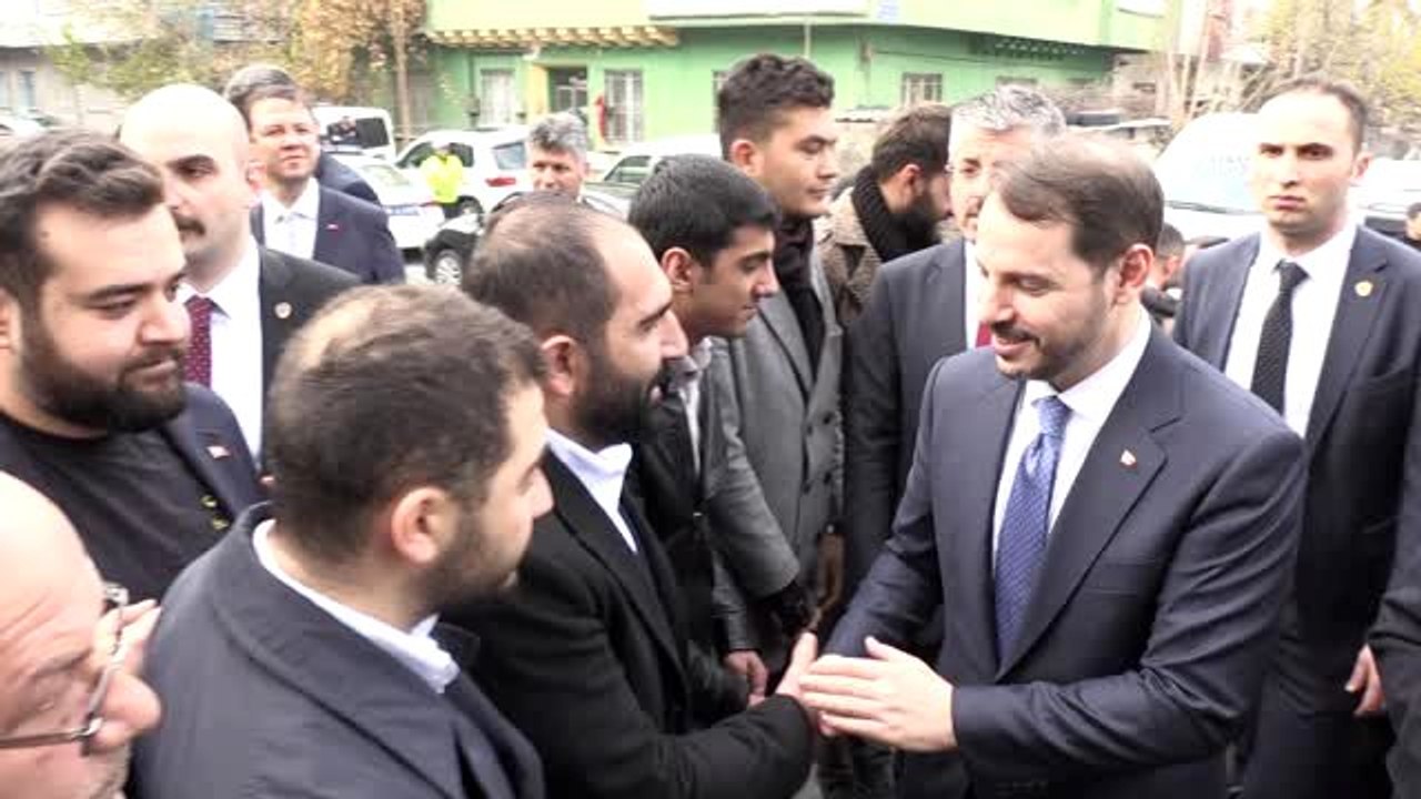 Bakan Albayrak, AK Parti İl Başkanlığını ziyaret etti