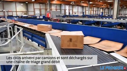 La plateforme colis de La Poste à Saint-Laurent-de-Mure (69) face au rush de Noël