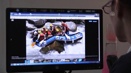 Cumhurbaşkanlığı İletişim Başkanlığı Afyonkarahisar İl Müdürü Burcu, AA'nın 'Yılın Fotoğrafları'nı oyladı - AFYONKARAHİSAR
