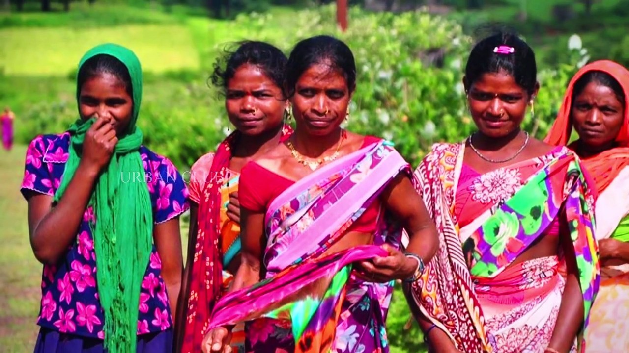 Atm மில் இந்த பெண் செய்வதை பாருங்கள்