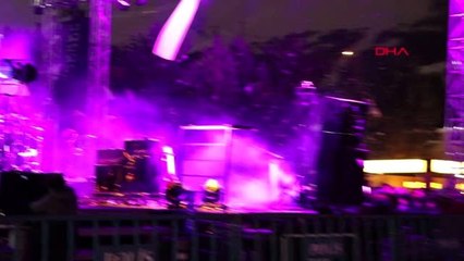 Erzurum-palandöken'de mor ve ötesi'inden kar yağışı altında konser