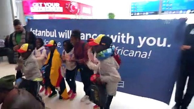 Afrikalı yetim ve öksüz çocuklardan oluşan dans grubu Türkiye'ye geldi - İSTANBUL