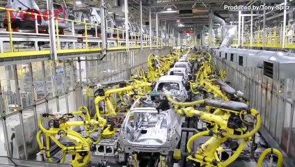 Automated Bartender Company Handing Out Cash to Those Who Have Been Affected by Automation