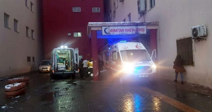 Üzerine kaya düşen 3 asker yaralandı