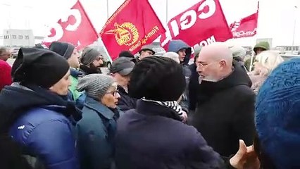 Bonaccini con le #lavoratrici e i #lavoratori della #JColors di Finale Emilia (13.12.19)