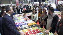 Adalet Bakanı Gül, Van Kitap Fuarı'nda stantları gezdi - VAN