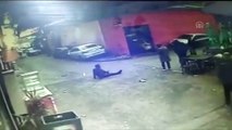 Kavga ettiği kişiyi silahla yaraladı - Güvenlik kamerası - İSTANBUL