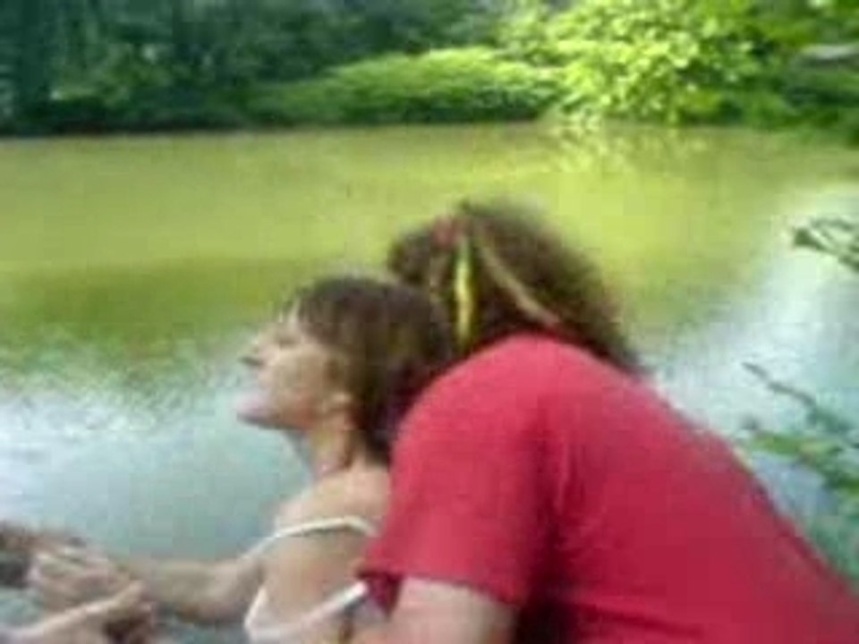 cécile a l'eau