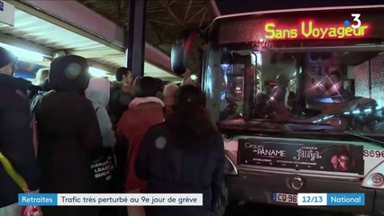 Grèves : le trafic toujours perturbé et les usagers fatigués