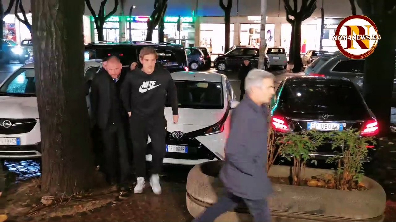 Evento Xiaomi, l'arrivo di Zaniolo e Diletta Leotta (13/12/2019)