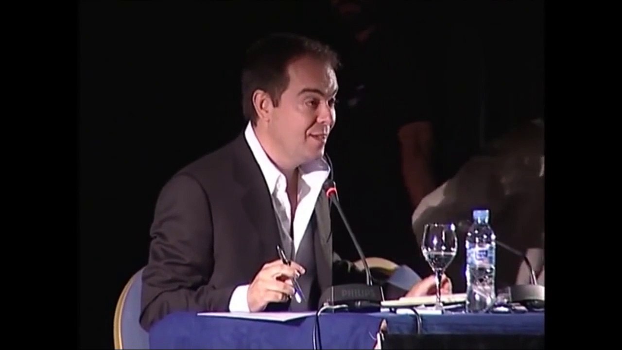 La Desclasificacion de archivos ovni Nicke Pope en Exopolitica europa 2009 parte 1